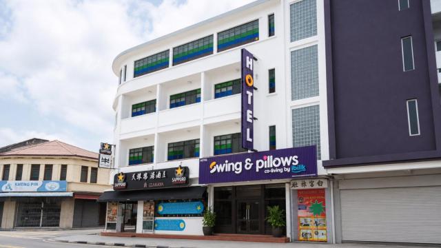 Swing & Pillows - Grand Inn George Town Penang