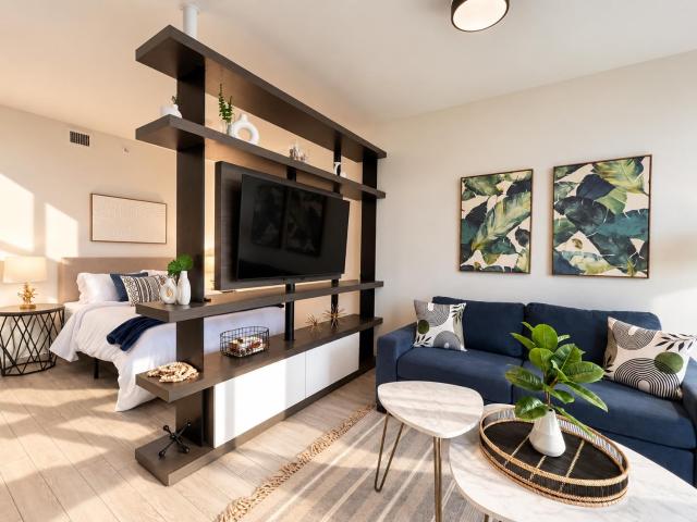 Stay Above Miami - Balcony Suite, Ocean Views, Rooftop Pool and Gym