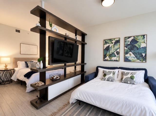 Stay Above Miami - Balcony Suite, Ocean Views, Rooftop Pool and Gym