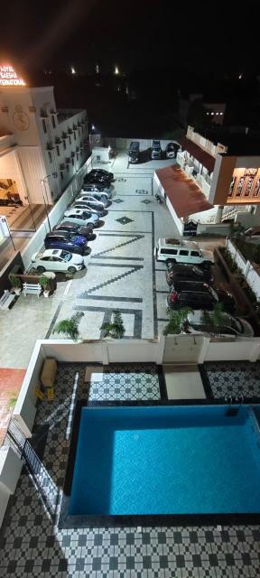 Hotel Classic Suites with Swimming Pool