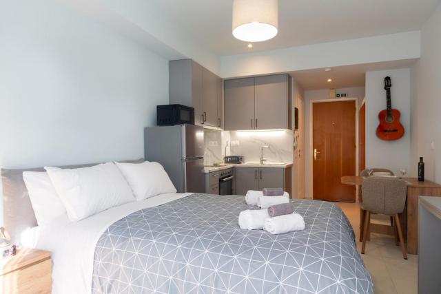 Studio 4 Kalamata - Bright Escape in the Centre