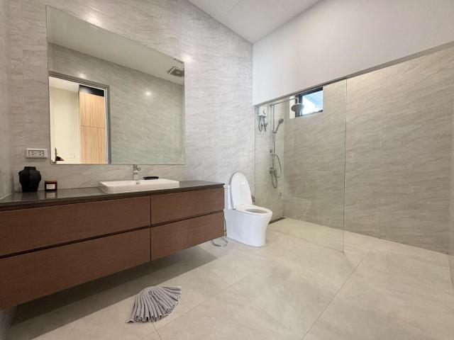 Modern 3 Bedrooms Pool Villa in Layan