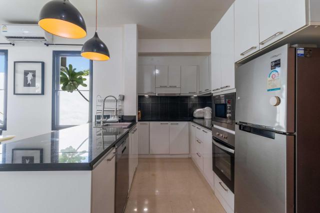 3BR Pool Villa Dara Near Bangtao Beach