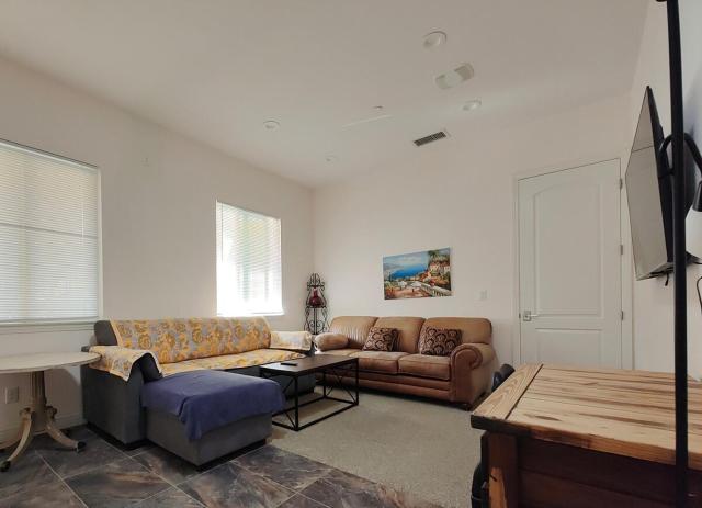 2Bedroom 2bath in-law unit with kitchen and washer