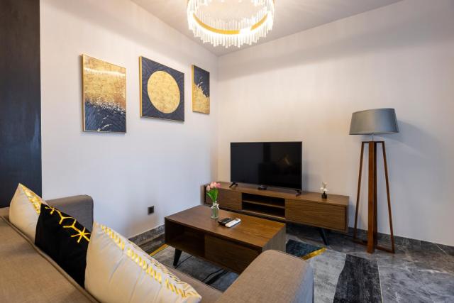 D1mension & Zenity - Signature Suites - Gym & Pool - District 1