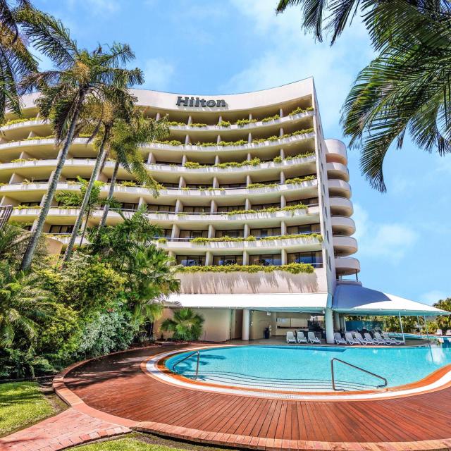 Hilton Cairns