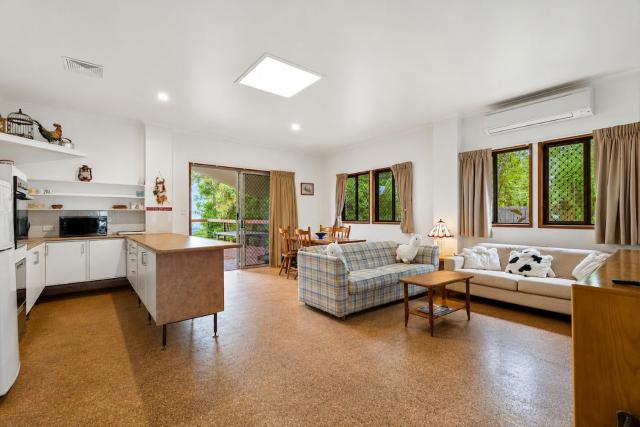 Brilliant Hinterland & Ocean Views - Farm Stay