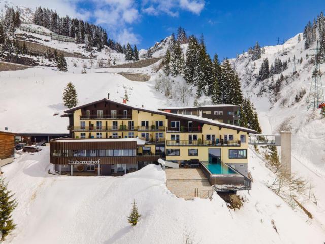 Hotel Hubertushof - Ski-In & Ski-Out in Stuben am Arlberg