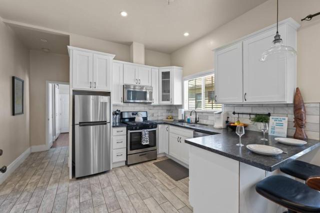 Upscale 1890s Historic Apartment
