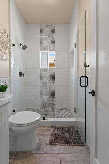 Upscale 1890s Historic Apartment