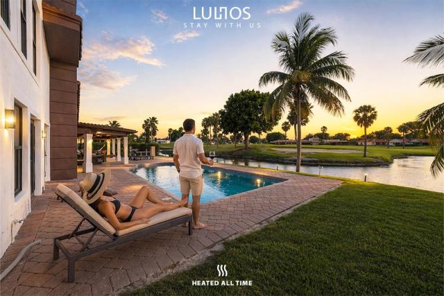 Miami Lux Mansion - Lakefront Views Mini Golf & Pool