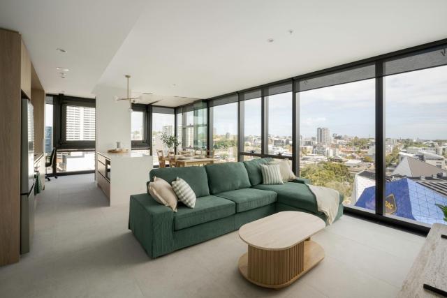Perth city sanctuary 2BR with Pool, gym, sauna