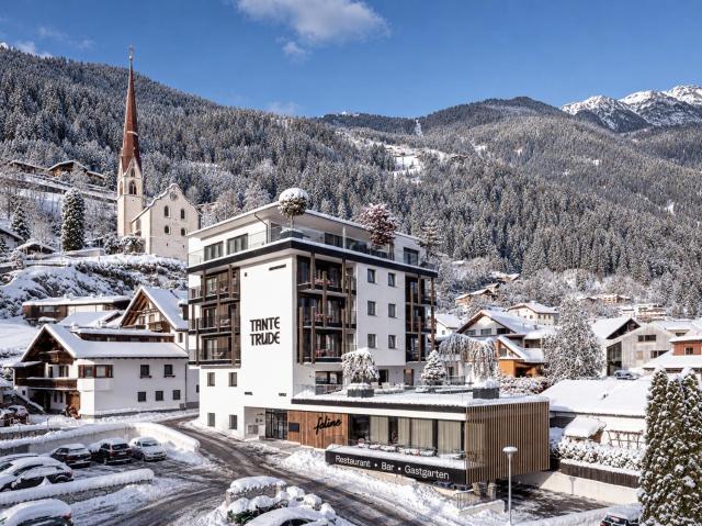 Aparthotel Tante Trude - Rooms & Apartments, Ötz
