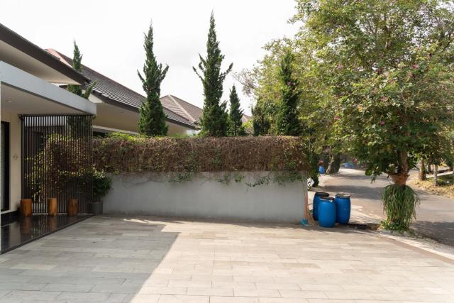 Atsuka Hill View Villa 8 Bedrooms With a Private Heated Swimming Pool