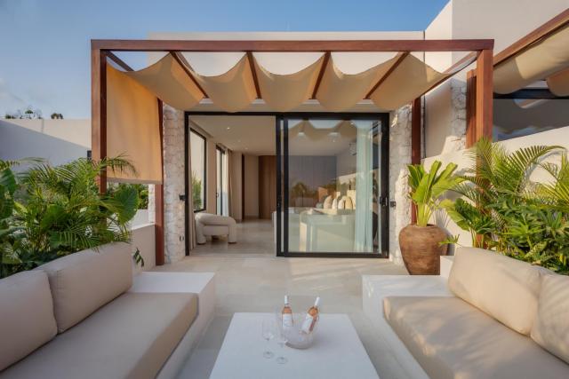 NEW Tropical 2BR Villa with Pool & Rooftop in Bingin