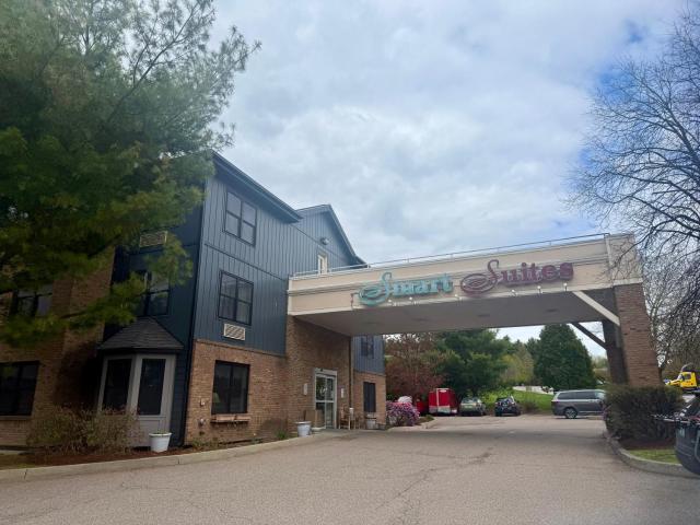 Smart Suites, an Ascend Collection Hotel