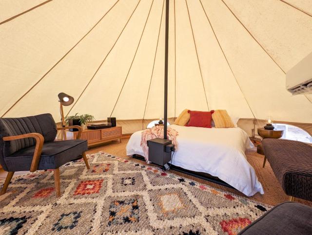 Glamping Vineyard Getaway with Luxury Amenities