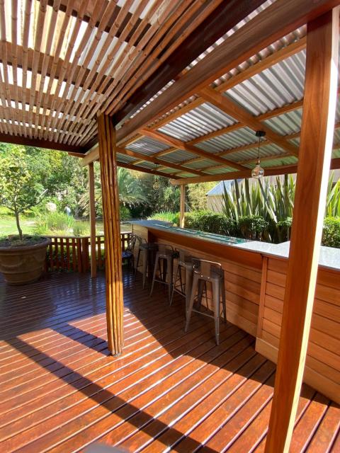 Deluxe Garden Cabin in George with mountain views