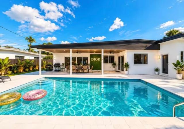 Aventura Large Villa w Heated Pool Large Groups