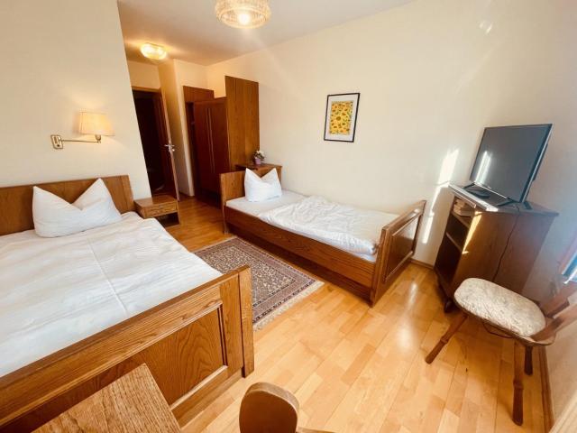 Gästehaus auf der Alb - Ruhiges Doppelzimmer mit eigenem Bad