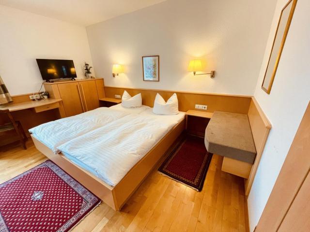 Gästehaus auf der Alb - Ruhiges Doppelzimmer mit eigenem Bad