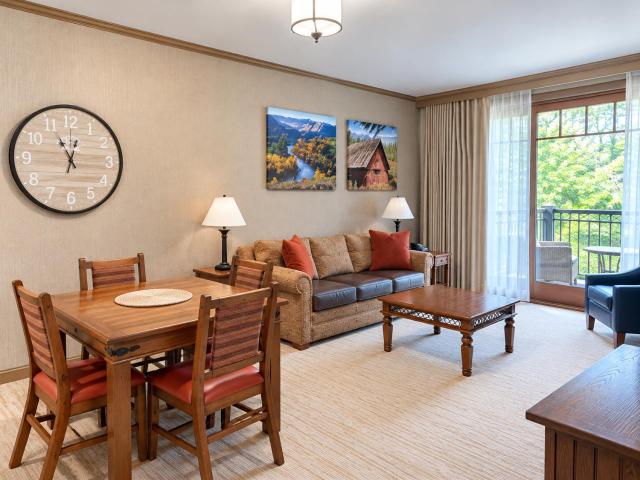 2038 Warm Winter Retreat - Perfect Lodge Room