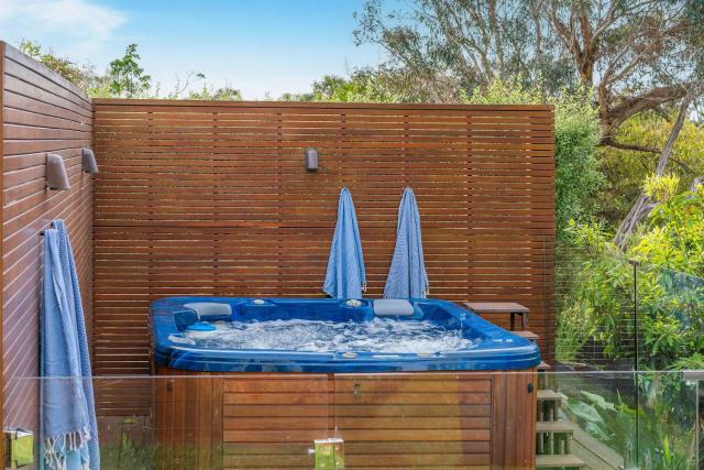 Coastal Sanctuary - Bay Views Spa Games Room