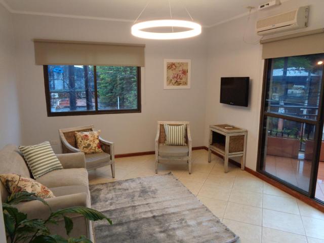 Flora Apartments