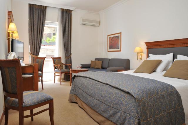 Athens Atrium Hotel & Jacuzzi Suites