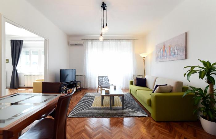 Sunny Apartment Zagreb - Spacious 2BR with Balcony
