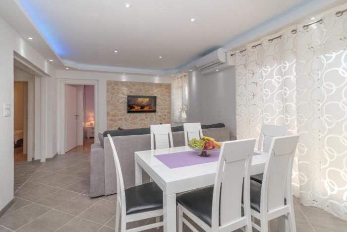 New 4* apartment "Orto" in the center of Trogir