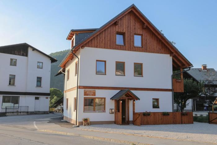 Apartments Pikon