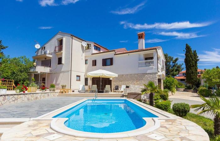 Apartments and Room Vjera