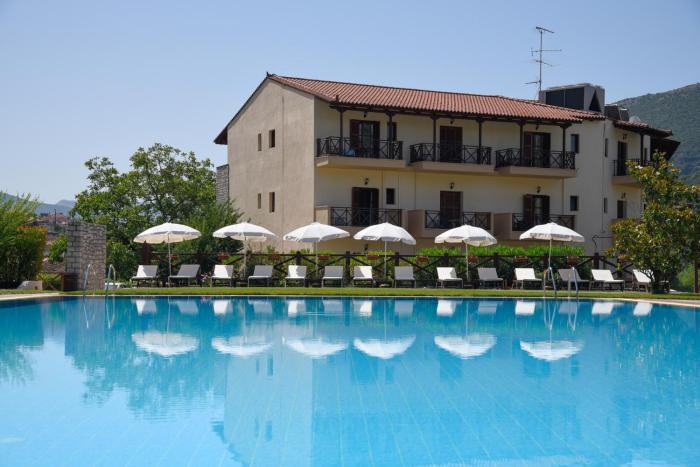 Mont Helmos Hotel