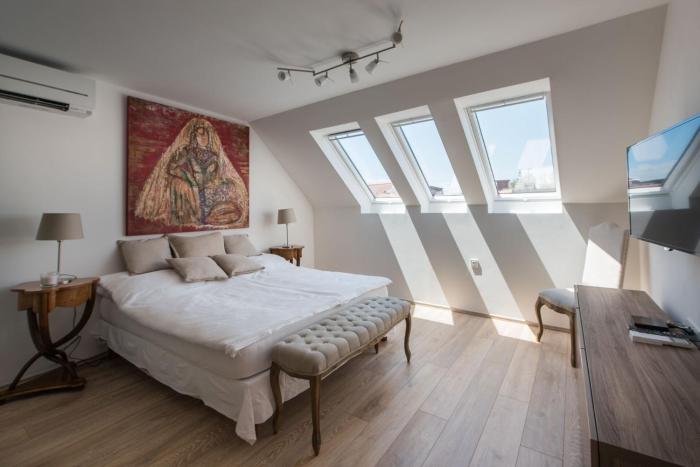 AB Ljubljana - The Princess Castle Triplex