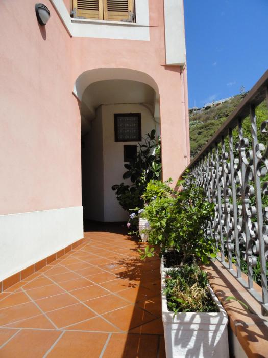 Rifugio a Chiaia by Caseaponza it