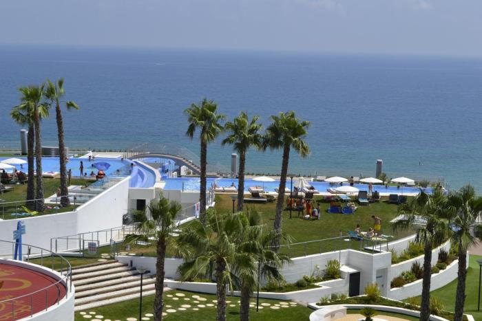 Amazing Infinity View Apartment