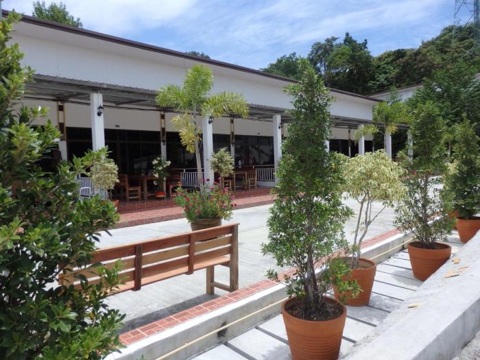 Anongs 2 bedroom family home for up to 6 guests