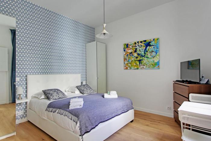 Pick a Flats Apartment in Montmartre - Rue des Martyrs studio