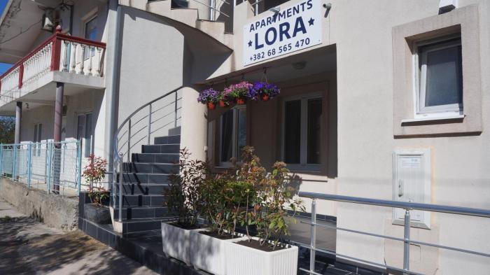 Apartments Lora