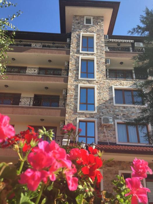 Private apartments in complex Rich3