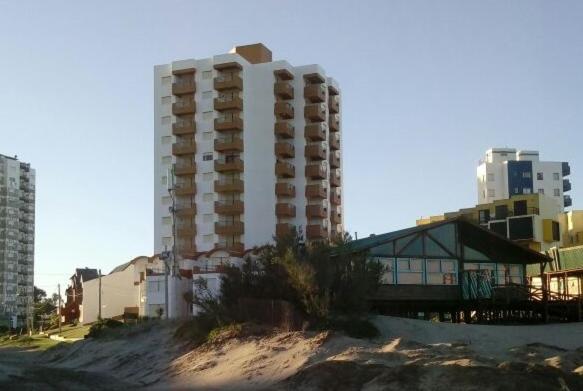Arpon 9 - 5C - Frente al mar 2 dorm. cochera privada