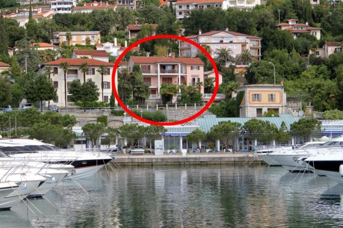 Apartments with a parking space Icici Opatija 7988