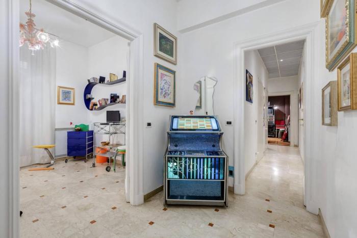 Holiday Jeans Apartment