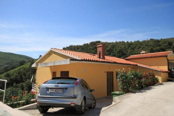 Apartments with a parking space Rabac Labin 6414