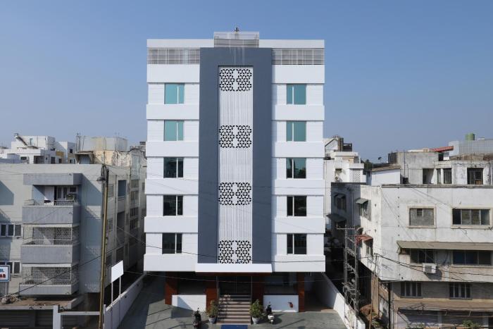 Hotel Avista - Unmarried Couples and NRI not allowed