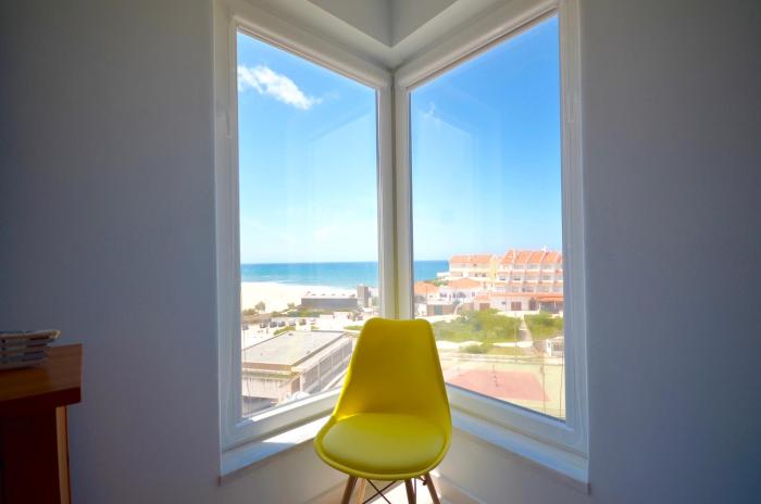Sea Beach and Horizon Views
