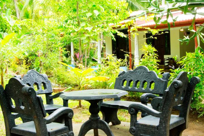 Senura Home Stay