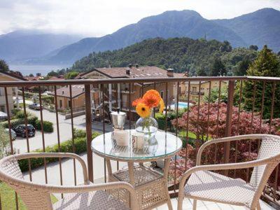 VECCHIA LUNA APARTMENT LENNO with Pool by Italian Apartments