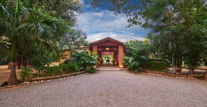 Aacorn Hideaway Resort & Spa